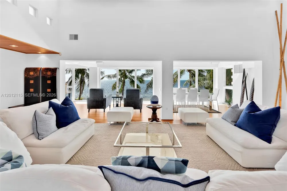 60 Ocean Front Dr Key Largo, FL 33037