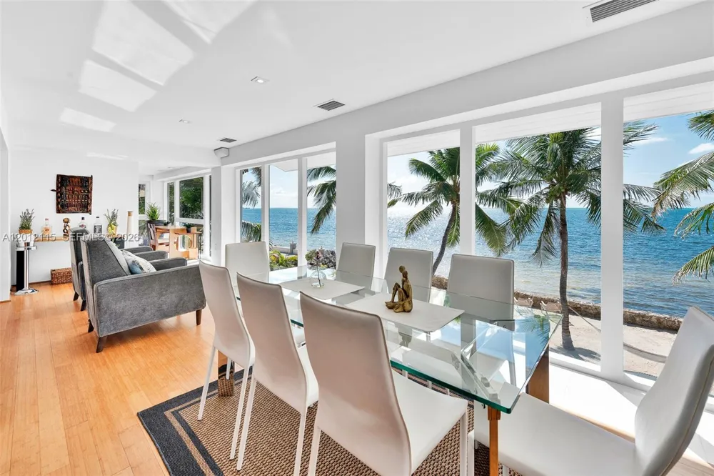 60 Ocean Front Dr Key Largo, FL 33037