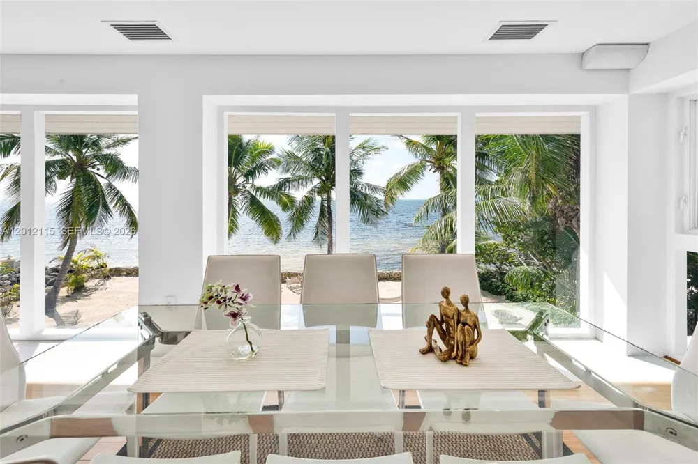 60 Ocean Front Dr Key Largo, FL 33037