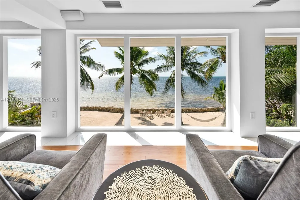 60 Ocean Front Dr Key Largo, FL 33037
