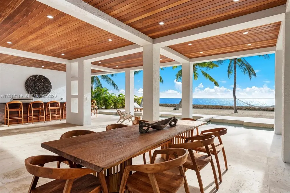 60 Ocean Front Dr Key Largo, FL 33037