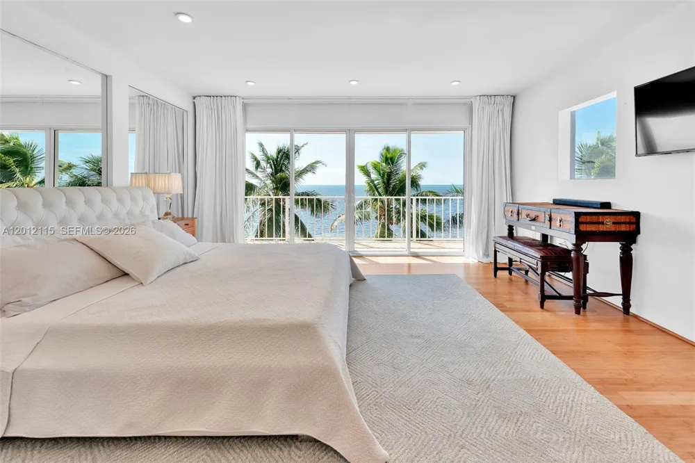 60 Ocean Front Dr Key Largo, FL 33037