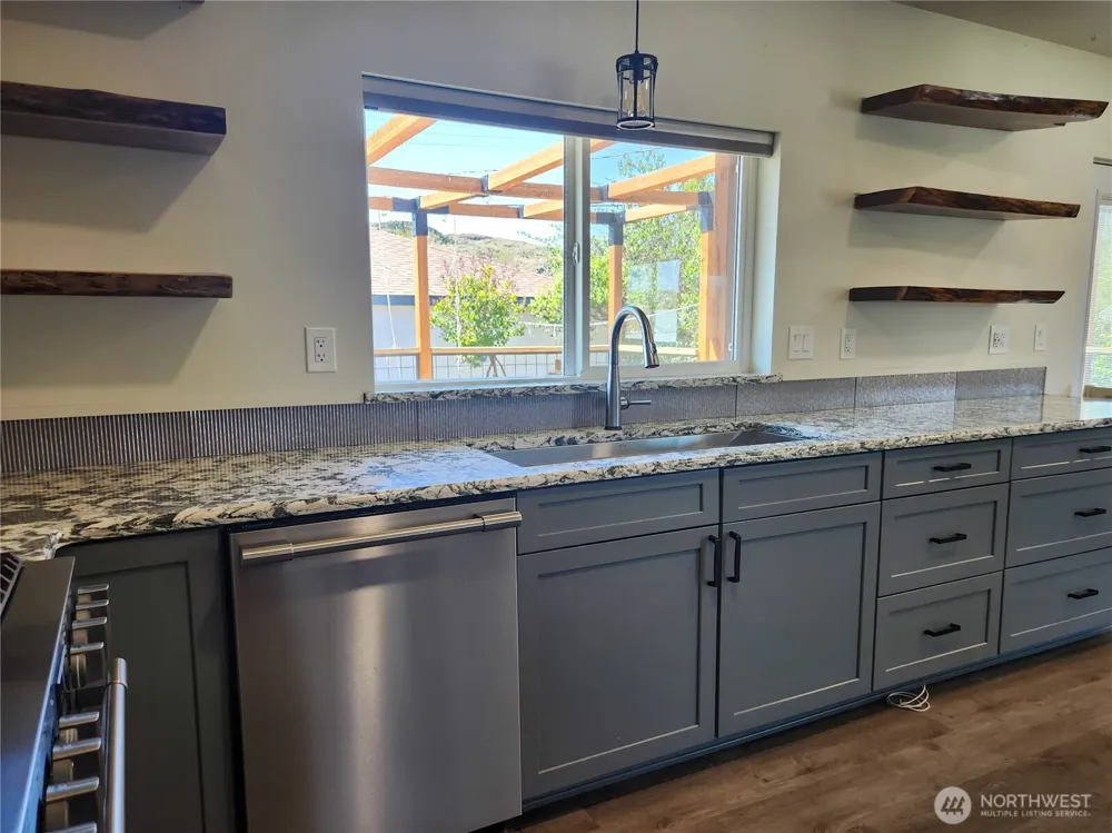 710 E 2nd Avenue Odessa, WA 99159