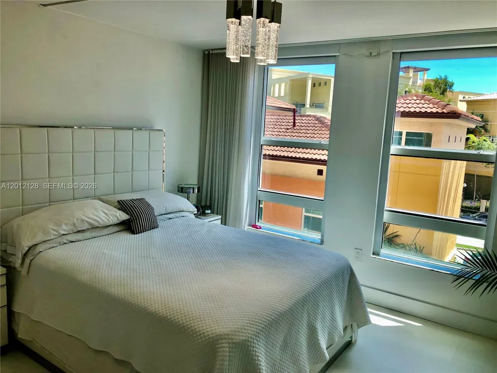 90 Alton Rd #307 Miami Beach, FL 33139