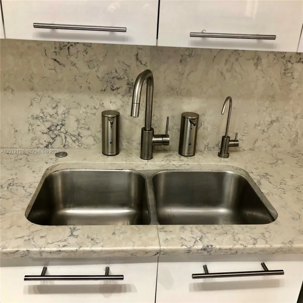 90 Alton Rd #307 Miami Beach, FL 33139
