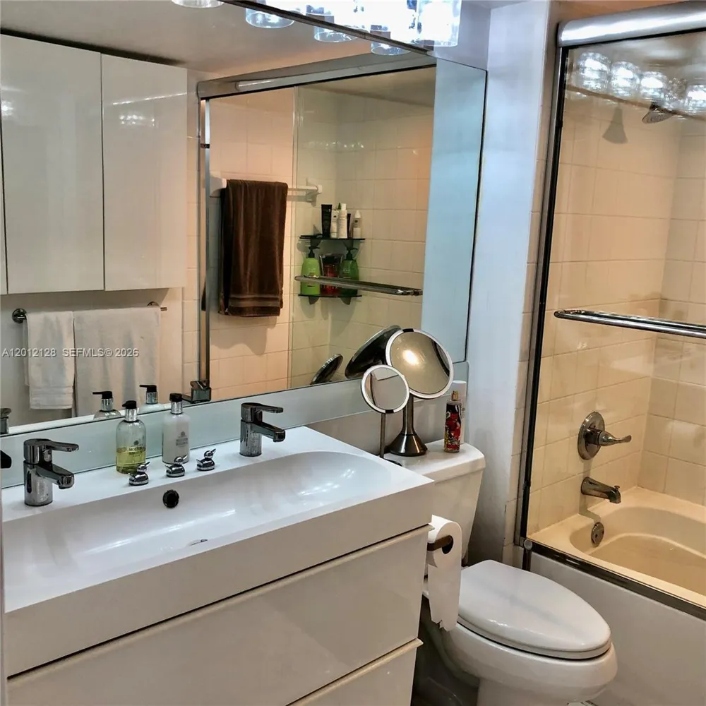 90 Alton Rd #307 Miami Beach, FL 33139