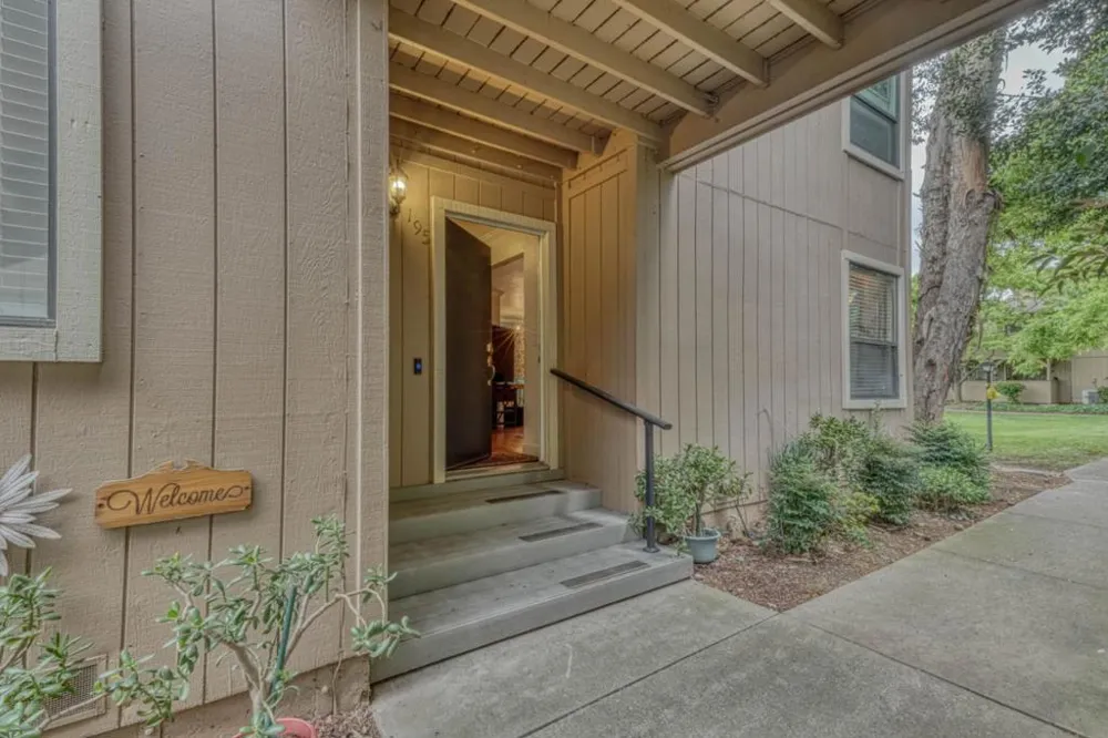 195 Del Monte Lane Morgan Hill, CA 95037