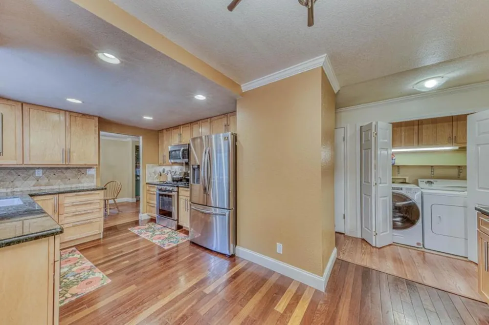 195 Del Monte Lane Morgan Hill, CA 95037