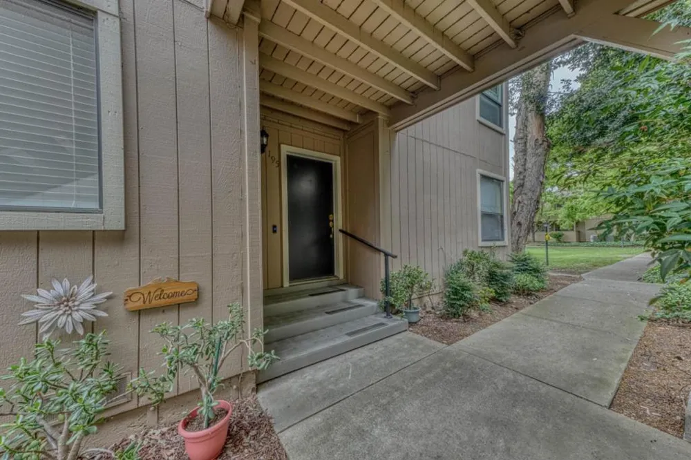 195 Del Monte Lane Morgan Hill, CA 95037