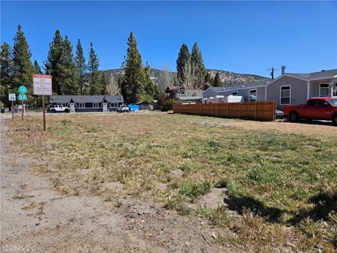 Meadow Ln