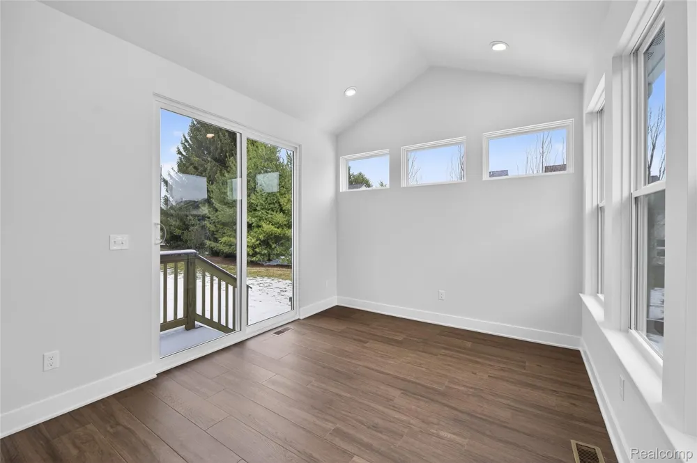 1436 Turner Drive #7 Commerce Charter Township, MI 48390