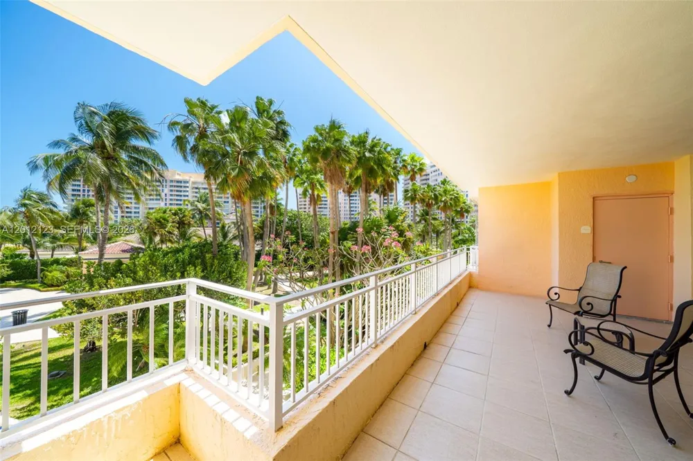 791 Crandon Blvd #404 Key Biscayne, FL 33149