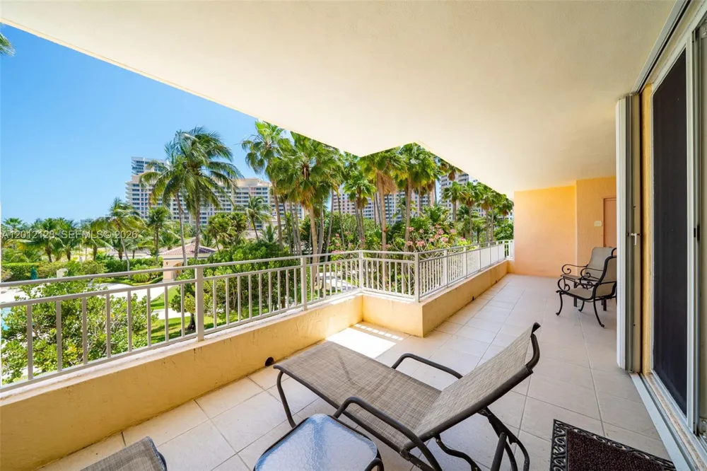 791 Crandon Blvd #404 Key Biscayne, FL 33149
