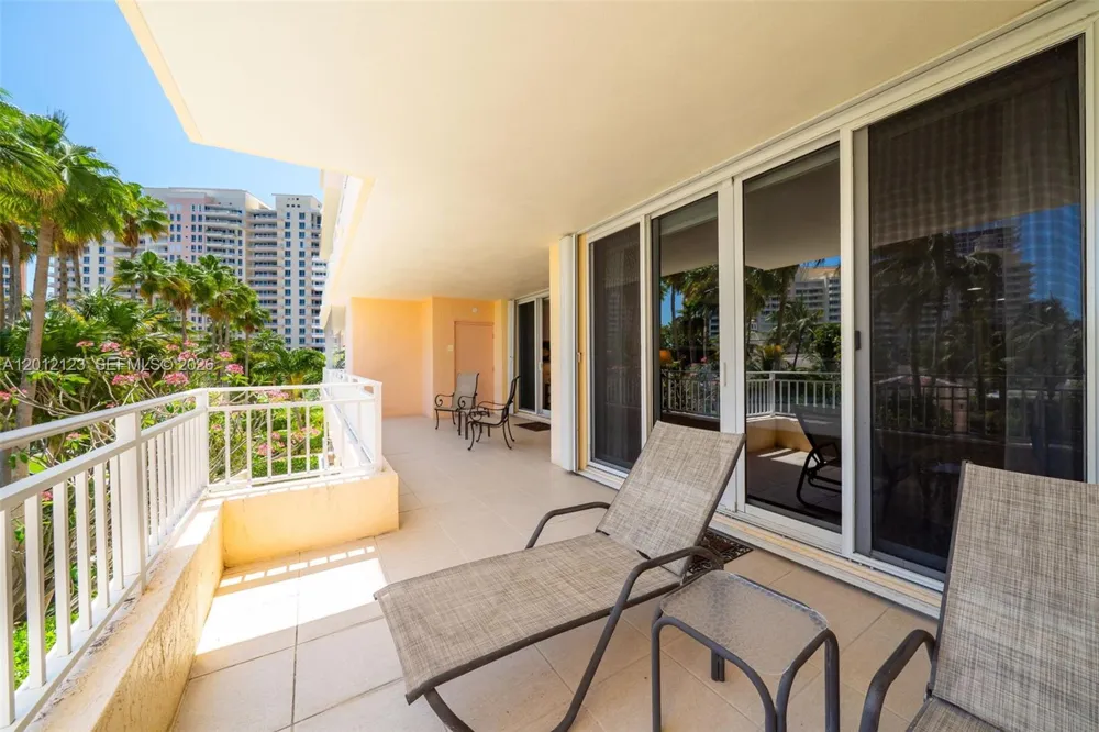 791 Crandon Blvd #404 Key Biscayne, FL 33149