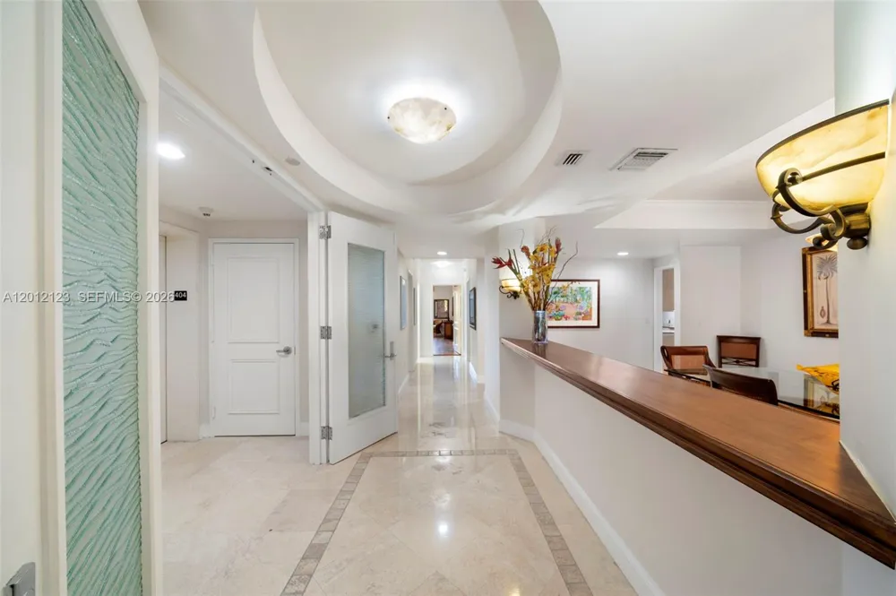 791 Crandon Blvd #404 Key Biscayne, FL 33149