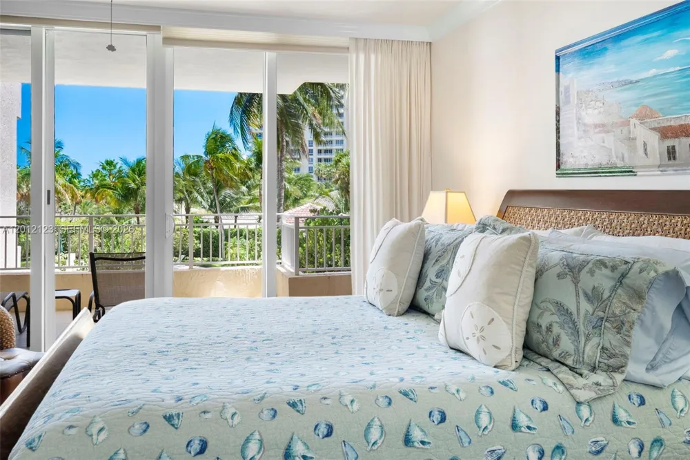791 Crandon Blvd #404 Key Biscayne, FL 33149