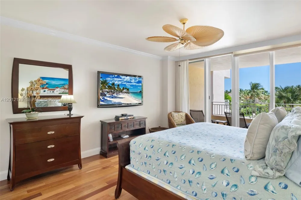 791 Crandon Blvd #404 Key Biscayne, FL 33149