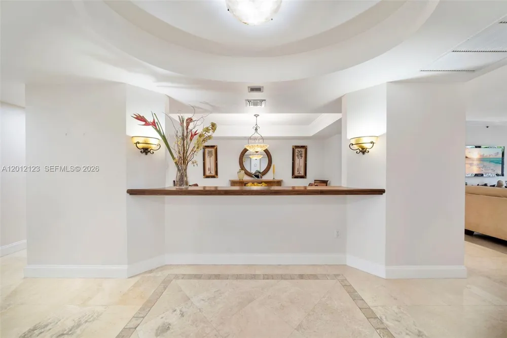791 Crandon Blvd #404 Key Biscayne, FL 33149