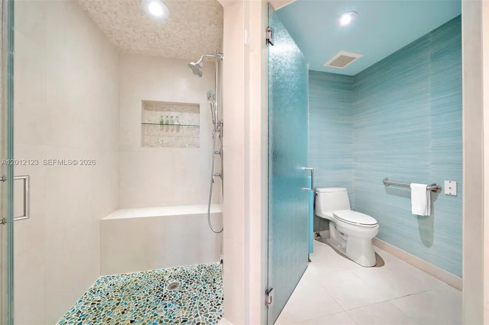791 Crandon Blvd #404 Key Biscayne, FL 33149