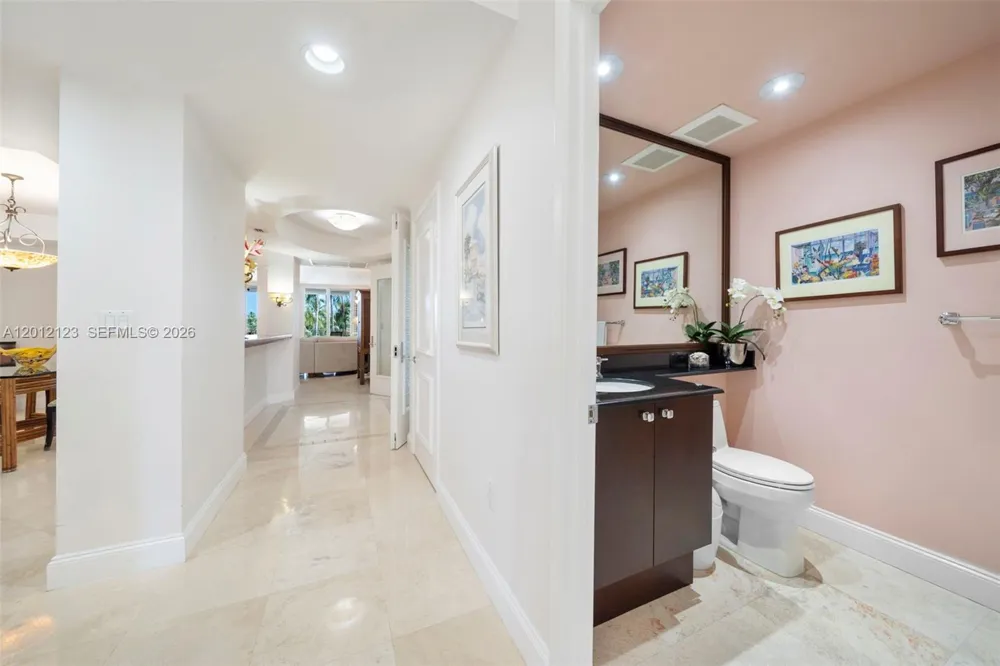 791 Crandon Blvd #404 Key Biscayne, FL 33149