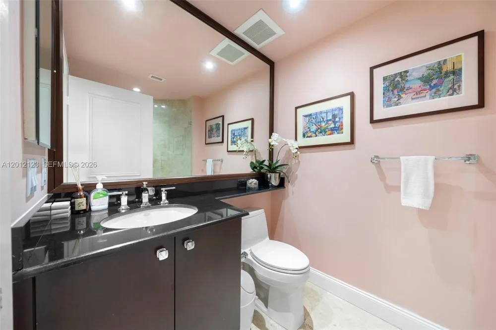 791 Crandon Blvd #404 Key Biscayne, FL 33149