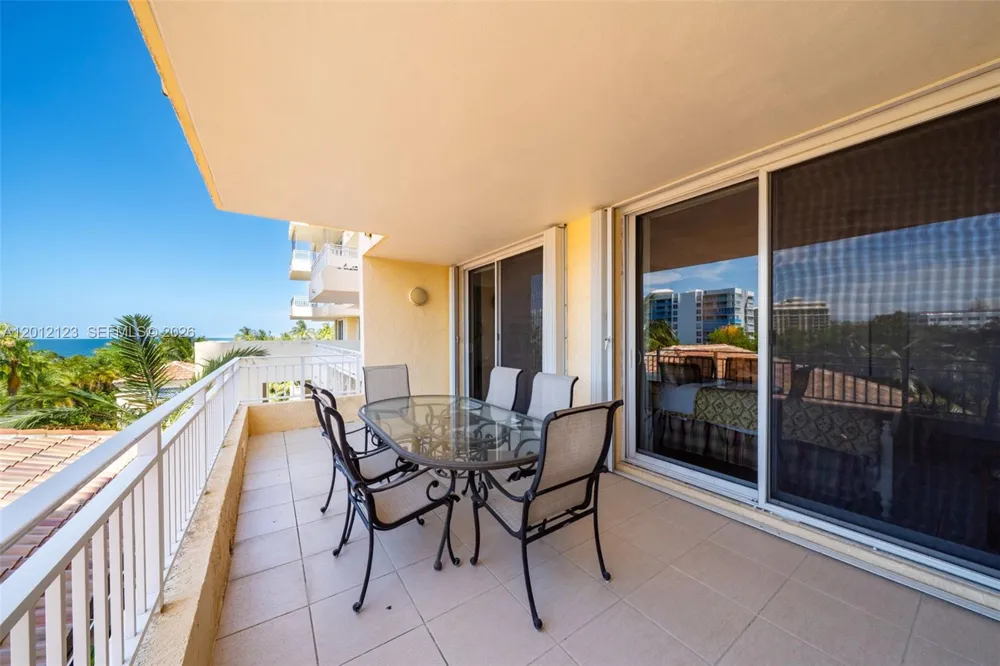 791 Crandon Blvd #404 Key Biscayne, FL 33149