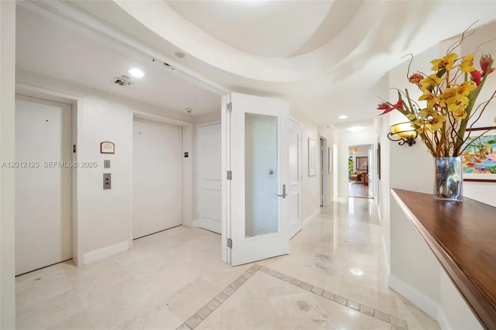 791 Crandon Blvd #404 Key Biscayne, FL 33149
