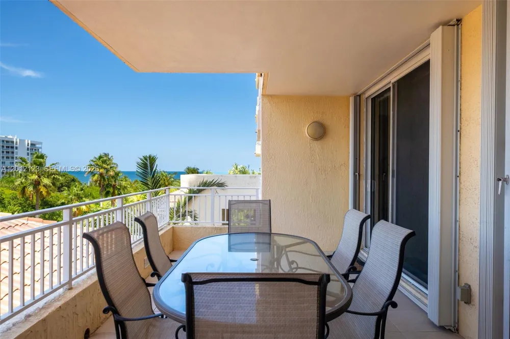 791 Crandon Blvd #404 Key Biscayne, FL 33149