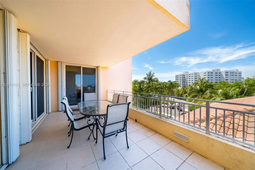 791 Crandon Blvd #404 Key Biscayne, FL 33149