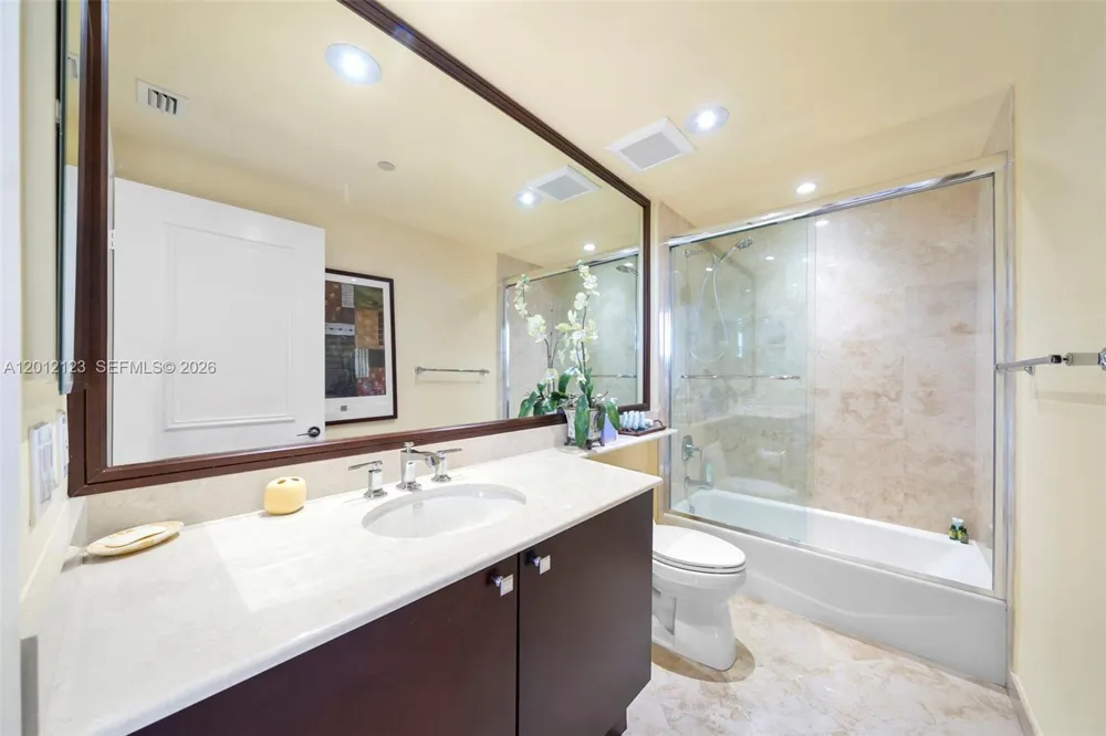 791 Crandon Blvd #404 Key Biscayne, FL 33149