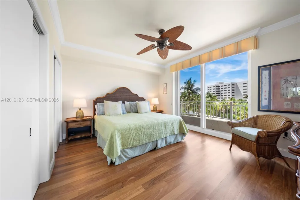791 Crandon Blvd #404 Key Biscayne, FL 33149