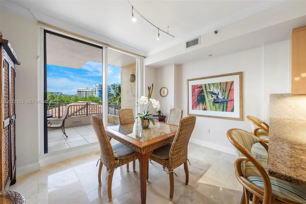 791 Crandon Blvd #404 Key Biscayne, FL 33149