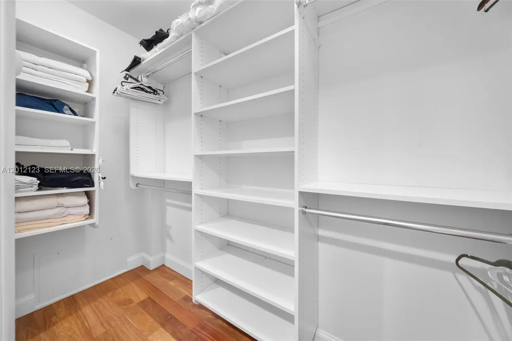 791 Crandon Blvd #404 Key Biscayne, FL 33149