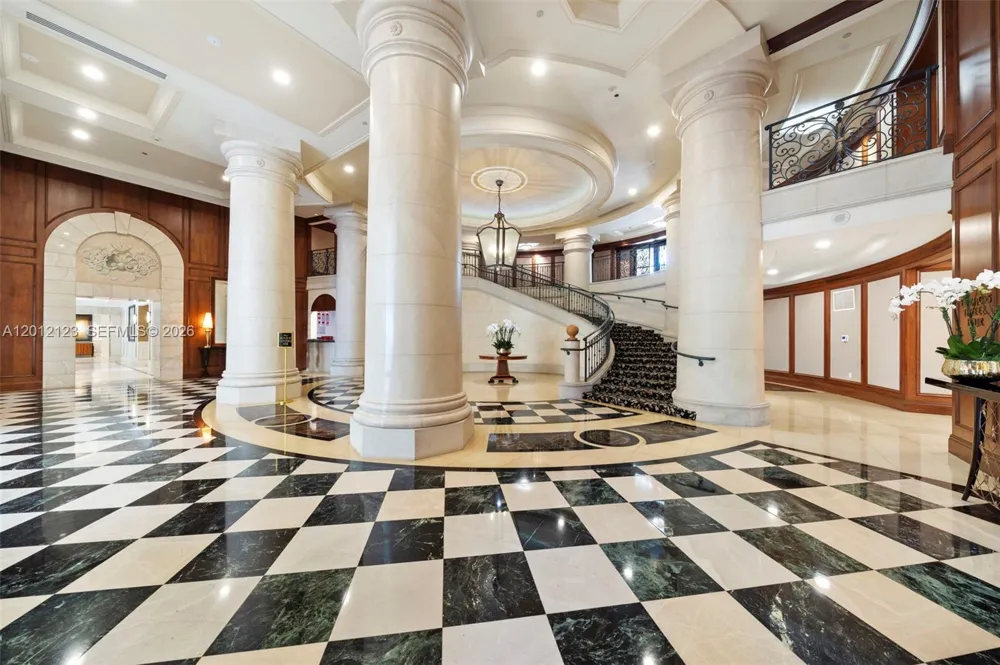 791 Crandon Blvd #404 Key Biscayne, FL 33149
