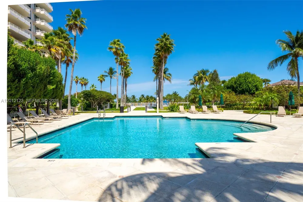 791 Crandon Blvd #404 Key Biscayne, FL 33149