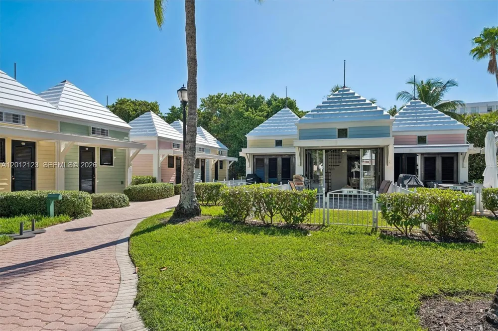 791 Crandon Blvd #404 Key Biscayne, FL 33149