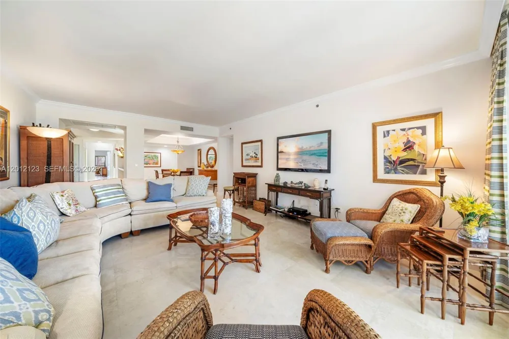 791 Crandon Blvd #404 Key Biscayne, FL 33149