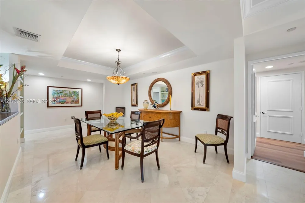 791 Crandon Blvd #404 Key Biscayne, FL 33149