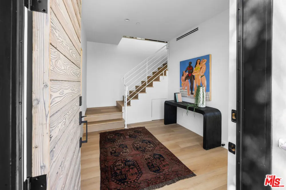 4683 Glenalbyn Drive Los Angeles, CA 90065