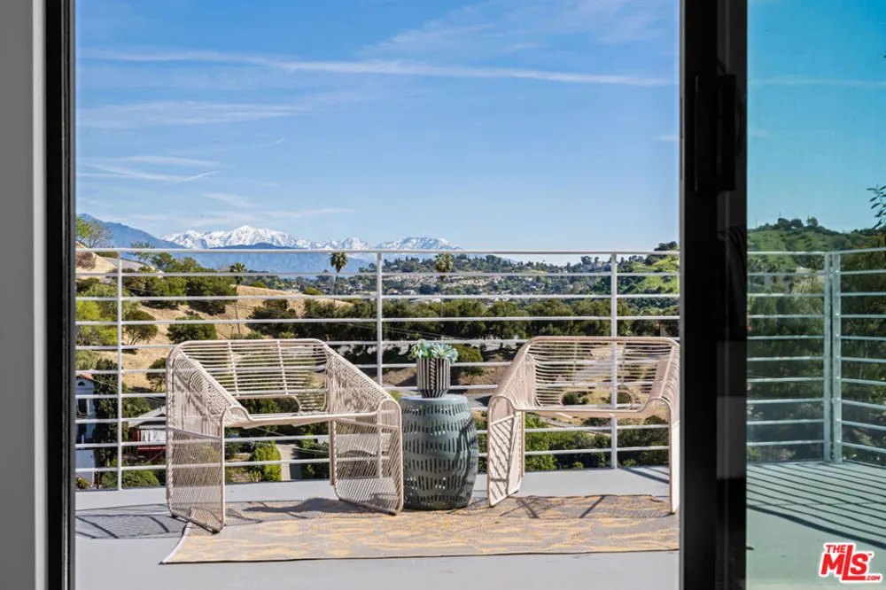 4683 Glenalbyn Drive Los Angeles, CA 90065