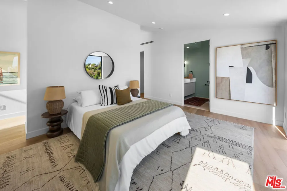 4683 Glenalbyn Drive Los Angeles, CA 90065