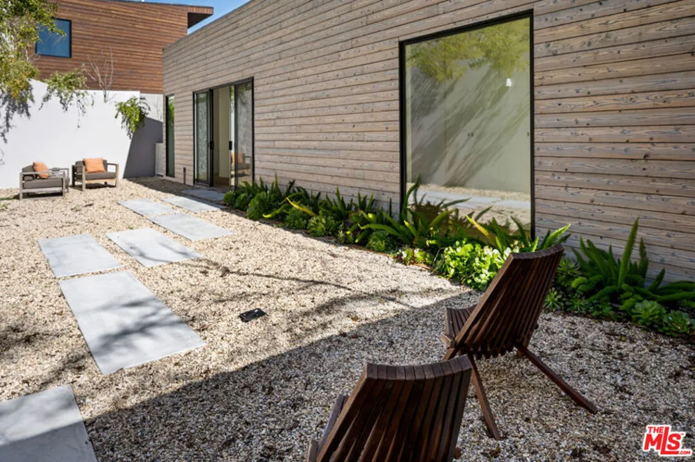 4683 Glenalbyn Drive Los Angeles, CA 90065