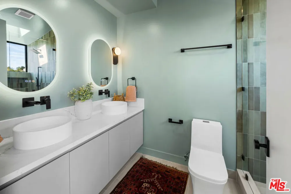 4683 Glenalbyn Drive Los Angeles, CA 90065
