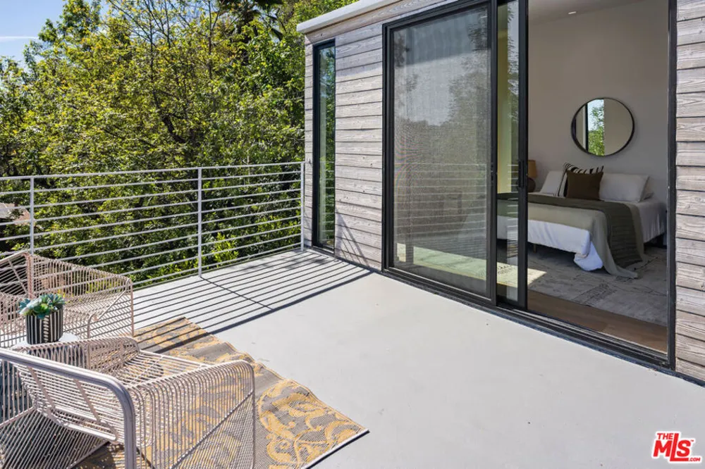 4683 Glenalbyn Drive Los Angeles, CA 90065