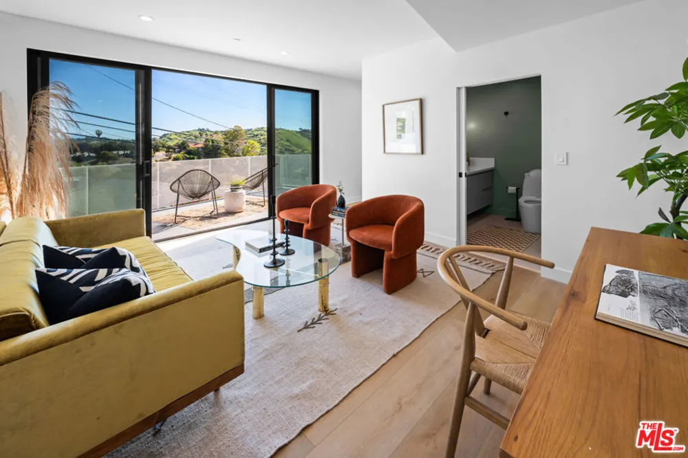 4683 Glenalbyn Drive Los Angeles, CA 90065