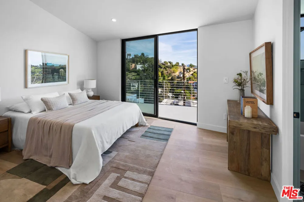 4683 Glenalbyn Drive Los Angeles, CA 90065