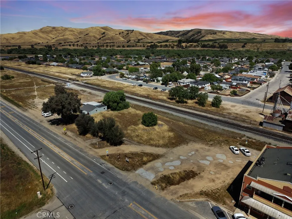 1510 Mission San Miguel, CA 93451