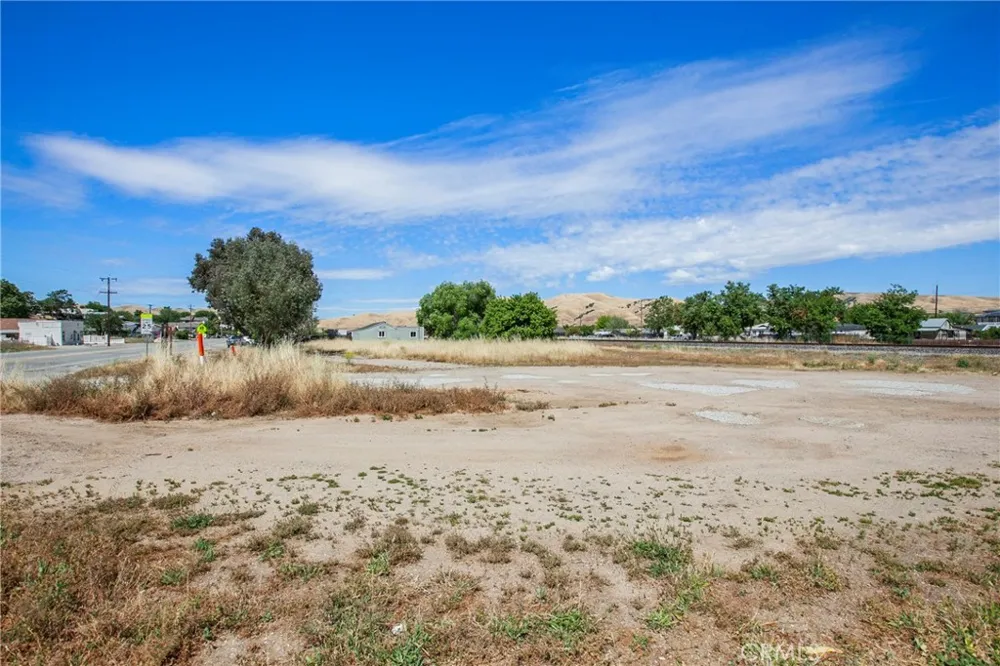 1510 Mission San Miguel, CA 93451