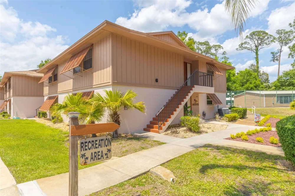 180 MAGNOLIA WOODS COURT #15B Deltona, FL 32725