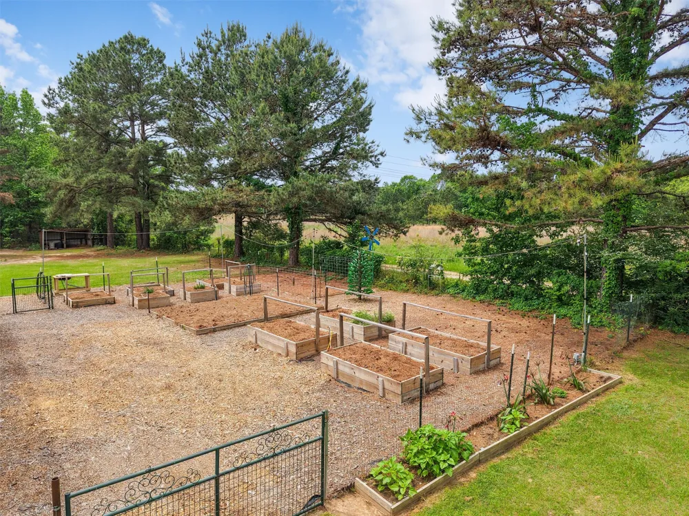 2976 CR 217 E Henderson, TX 75652